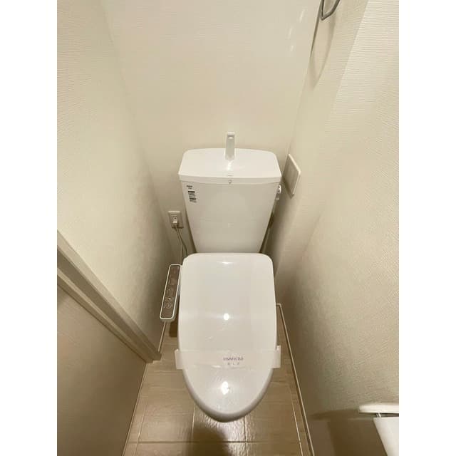 Room image 8