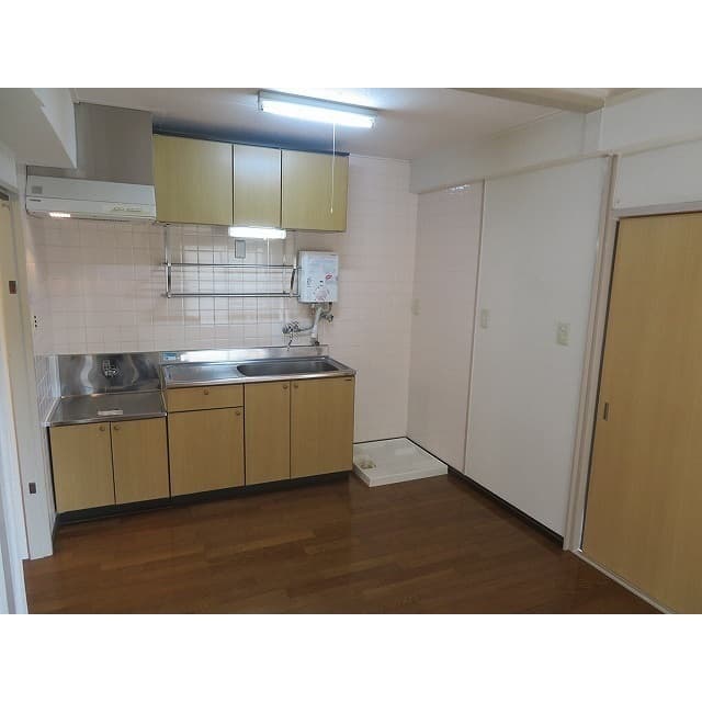 Room image 9