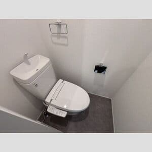 Room image 8