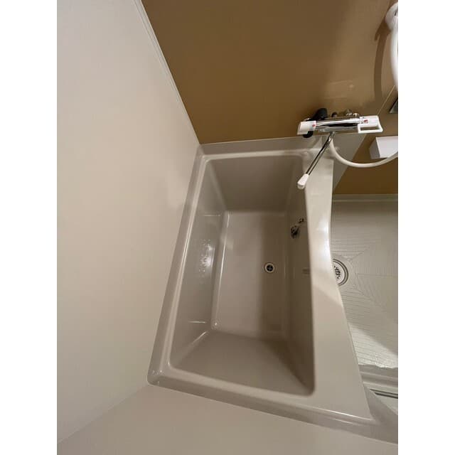 Room image 13