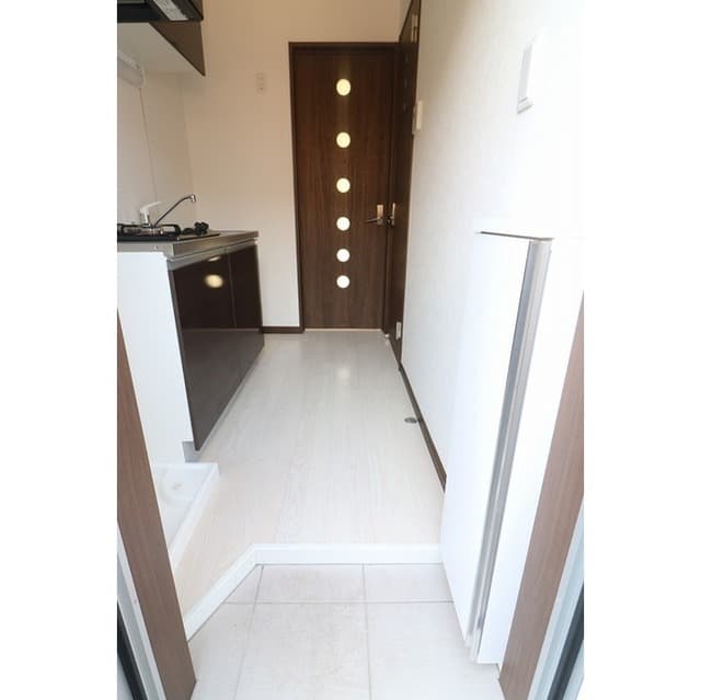 Room image 8
