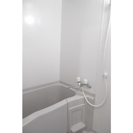 Room image 10