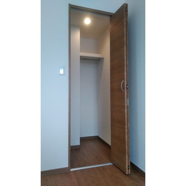 Room image 14