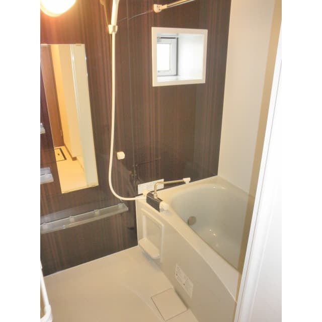 Room image 10