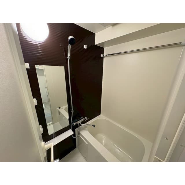 Room image 13