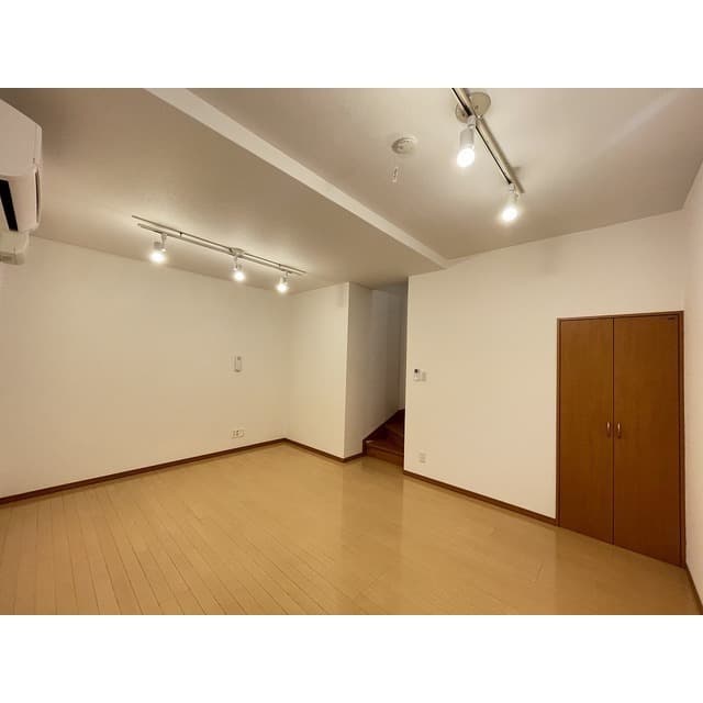 Room image 14