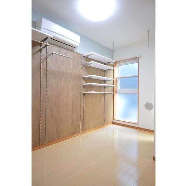 Room image 15