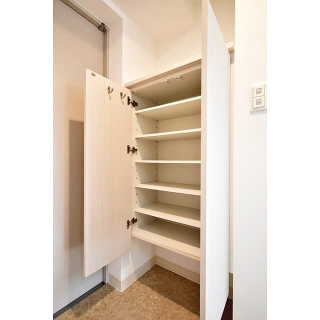 Room image 11