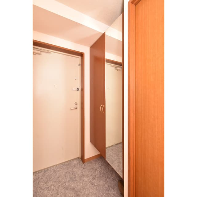 Room image 16