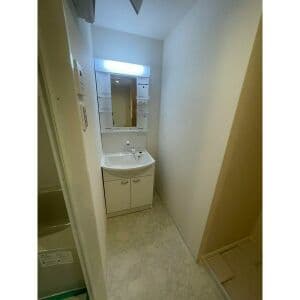 Room image 16