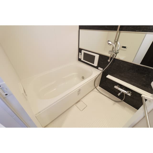 Room image 12
