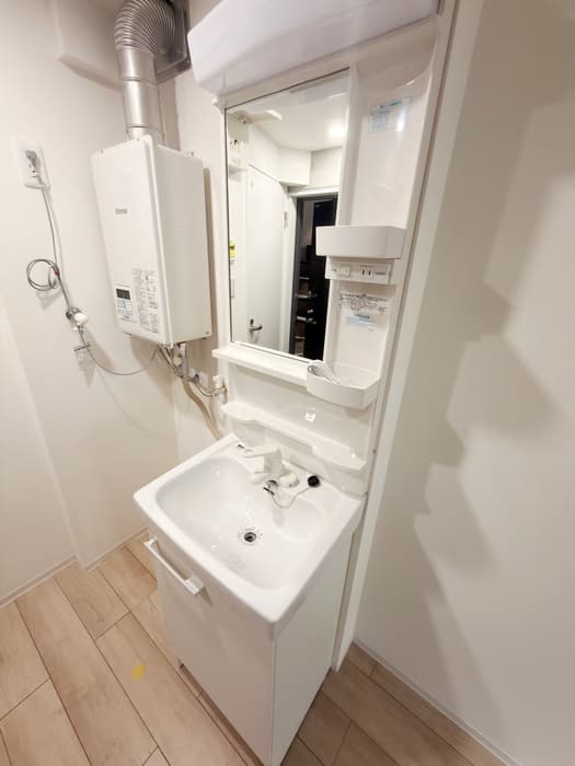 Room image 8