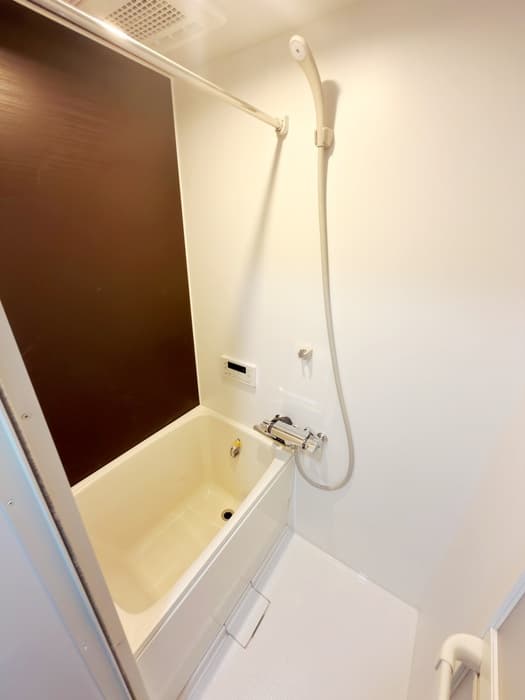 Room image 8