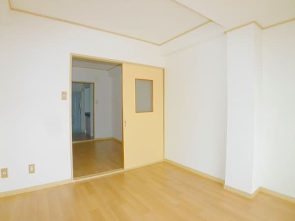 Room image 8