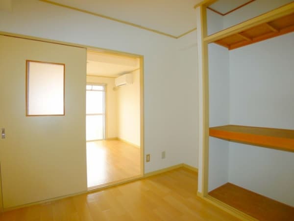 Room image 9