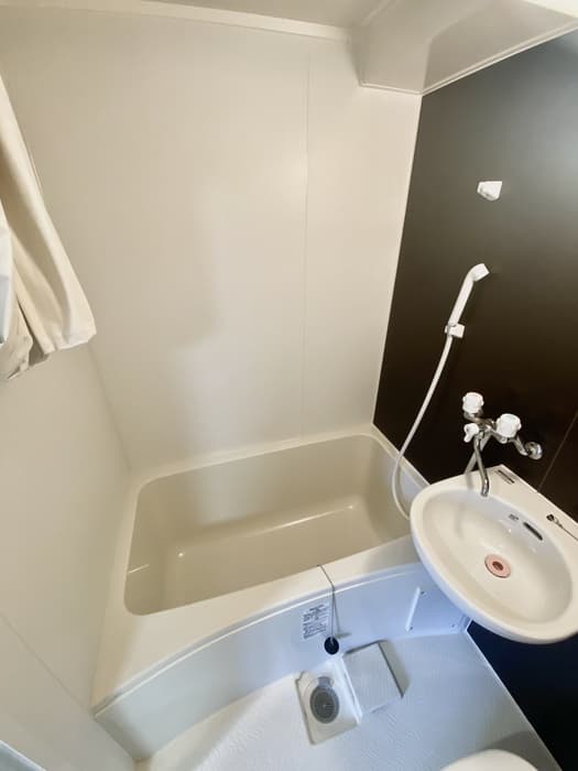 Room image 8