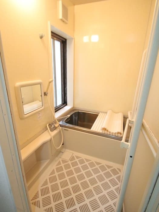 Room image 9
