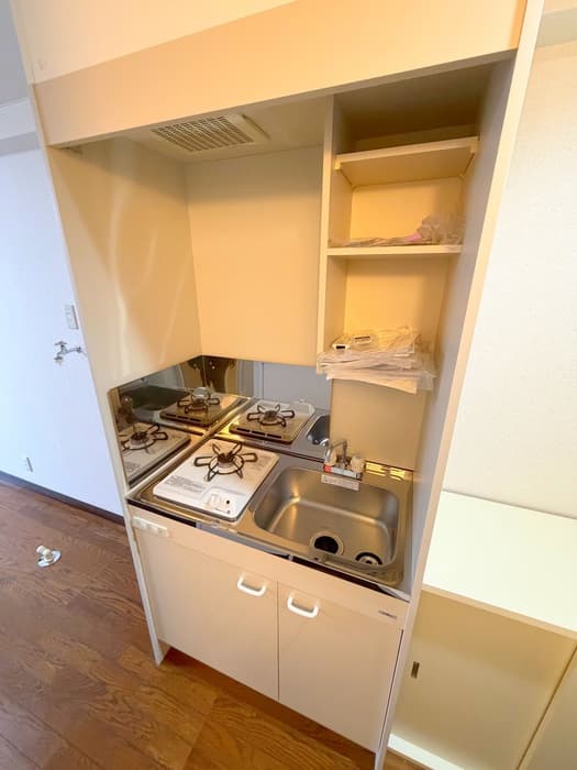 Room image 8
