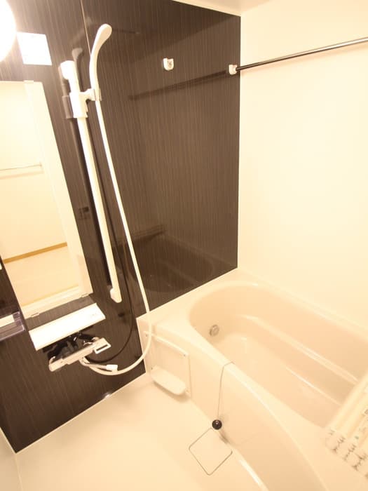 Room image 10