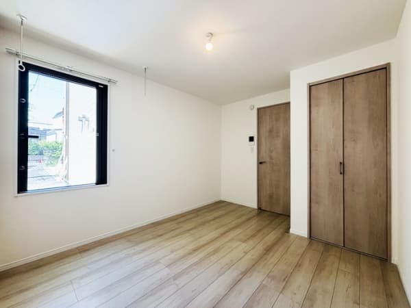 Room image 8