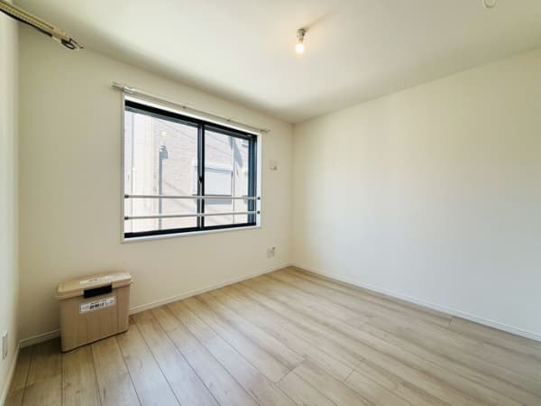 Room image 8