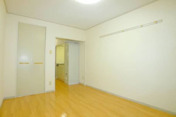 Room image 9