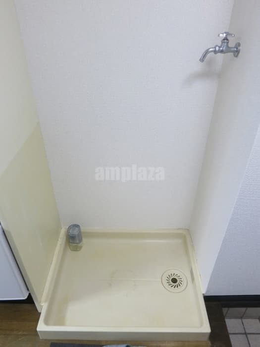 Room image 8