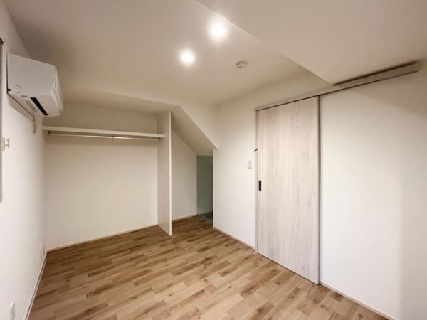 Room image 13