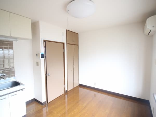Room image 9