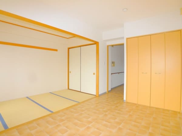 Room image 8