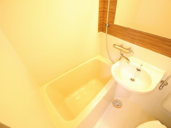 Room image 8