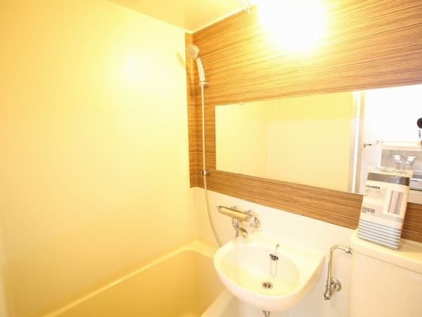 Room image 10