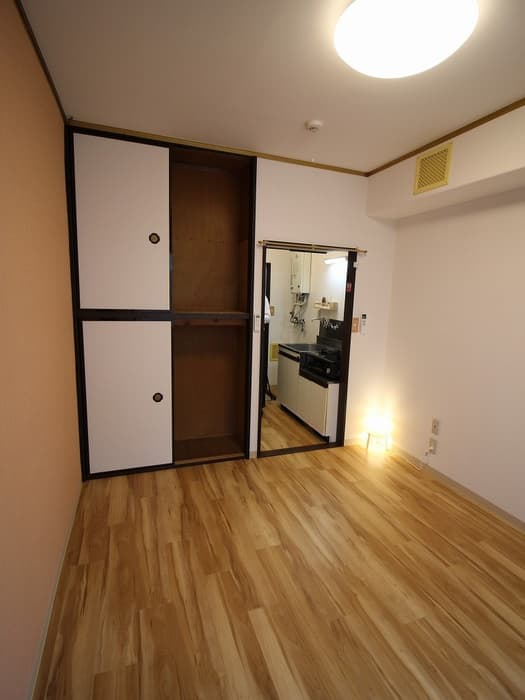 Room image 12