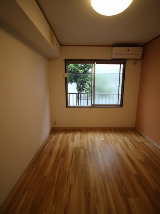 Room image 13