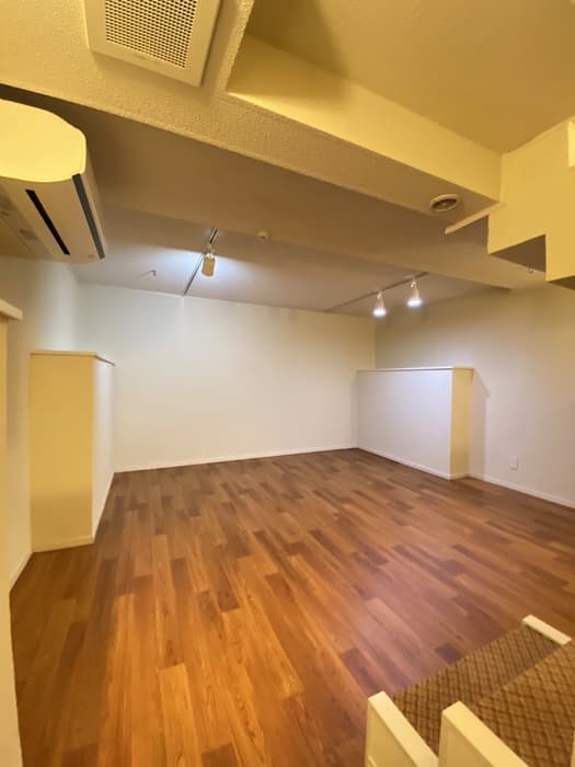Room image 11