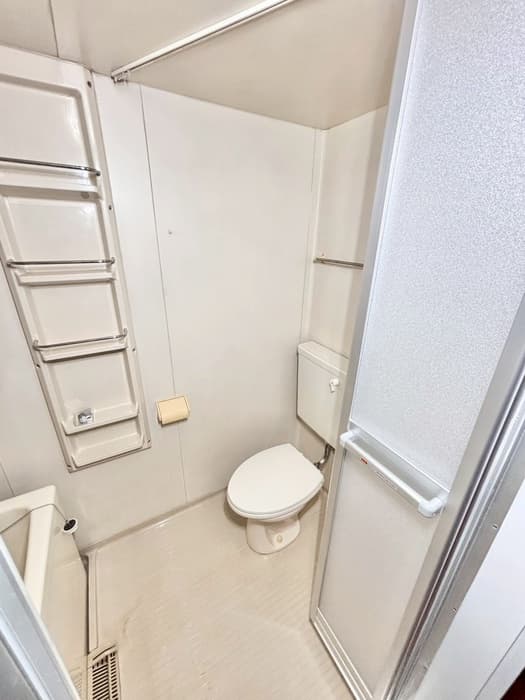 Room image 8