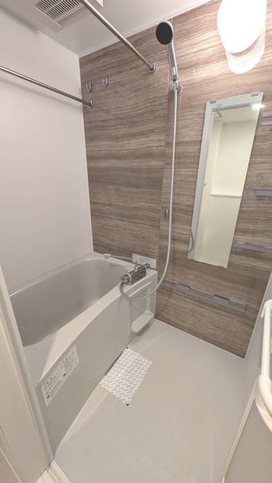 Room image 11
