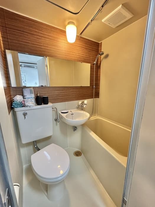Room image 10