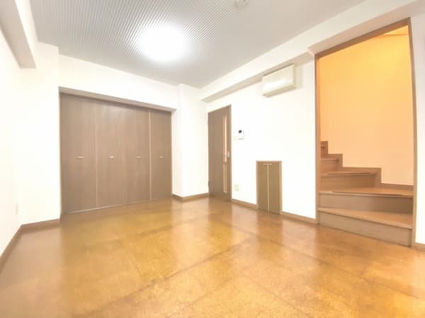 Room image 8