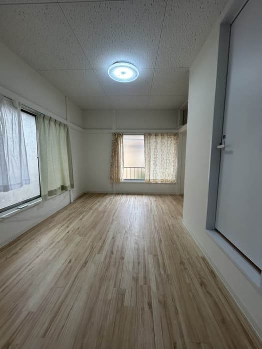 Room image 14