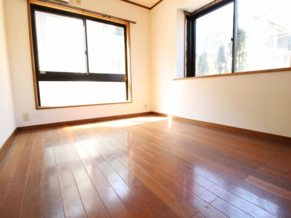 Room image 8