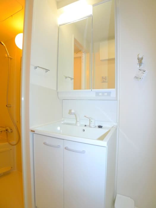 Room image 11