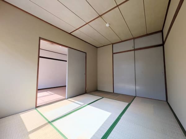 Room image 11