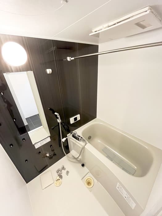 Room image 9