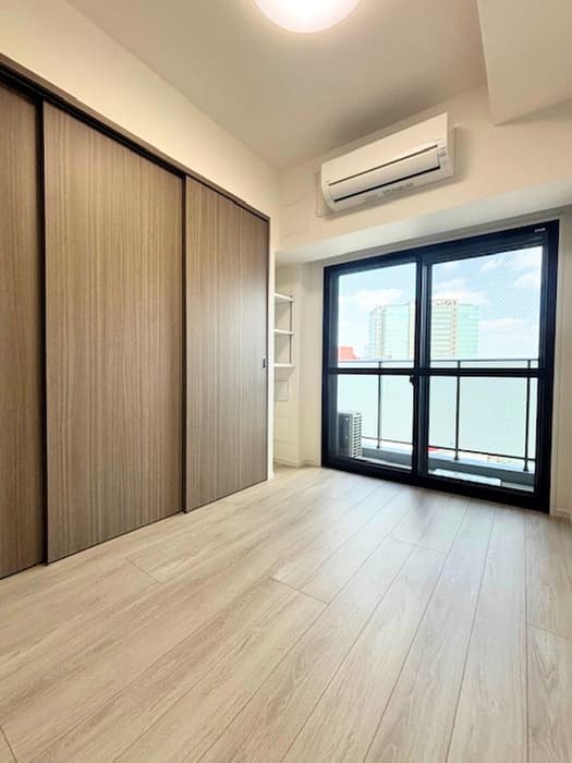 Room image 8