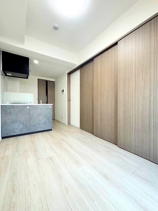 Room image 8