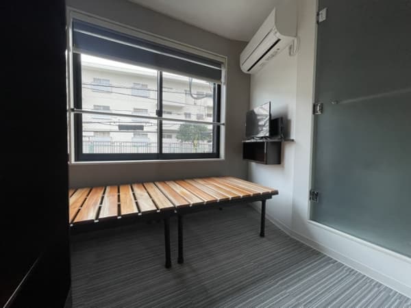 Room image 8