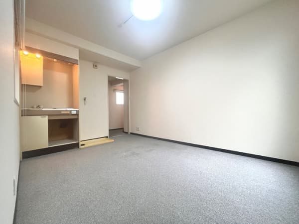 Room image 8