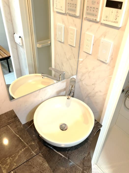 Room image 10