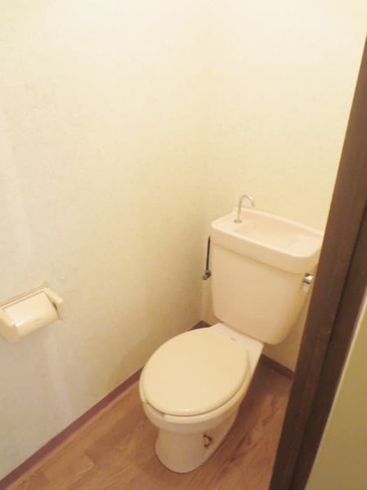 Room image 12